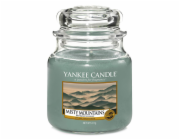 Svíčka ve skleněné dóze Yankee Candle, Mlžné hory, 410 g