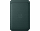Peněženka Apple iPhone FineWoven s MagSafe – tmavě zelená