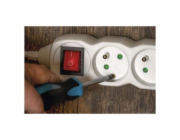Prodlužovací kabel 3 m / 6 zásuvek / s vypínačem / bílý / PVC / 1,5 mm2