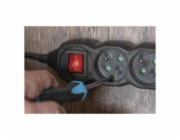 Prodlužovací kabel 5 m / 3 zásuvky / s vypínačem / černý / PVC / 1,5 mm2