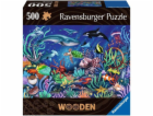 Dřevěné puzzle dole v moři