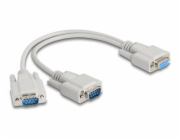 Delock - Serial splitter - DB-9 (F) do DB-9 (M) - 30 cm - krídlové šrouby - béžová