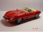Bburago BBU 1:24 Jaguar XKR-S bílá 21063W 02696