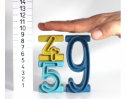 Wissner Dřevěná sada barevných stohovacích čísel 11 ks