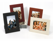 LoveInstant Stojací fotorámeček na fotografii 10x15 cm hnědý vertikální horizontální / / Hnědý