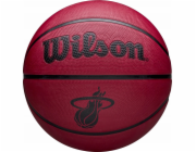 Wilson Míč NBA Team Tribute Solid Miami Heat WZ4025416XB Red 5