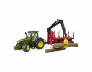 Bruder 3154 traktor John Deere 7R 350 se zadním přívěsem a 4 kládami