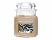 Svíčka ve skleněné dóze Yankee Candle, Přímořská dřeva, 410 g