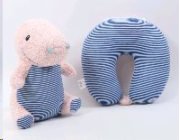 Spokey CUDDLY 2v1 Dětský cestovní polštářek a plyšová hračka v jednom, hrošík
