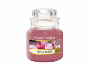 Svíčka ve skleněné dóze Yankee Candle, Sladké švestkové saké, 104 g