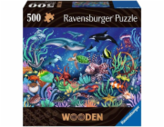 Dřevěné puzzle dole v moři
